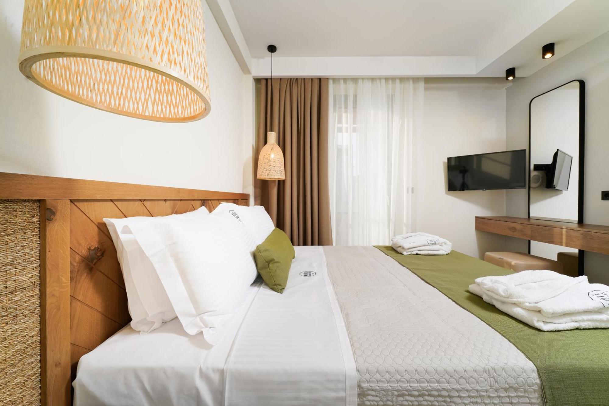 Azzure Luxury Suites Потос Экстерьер фото