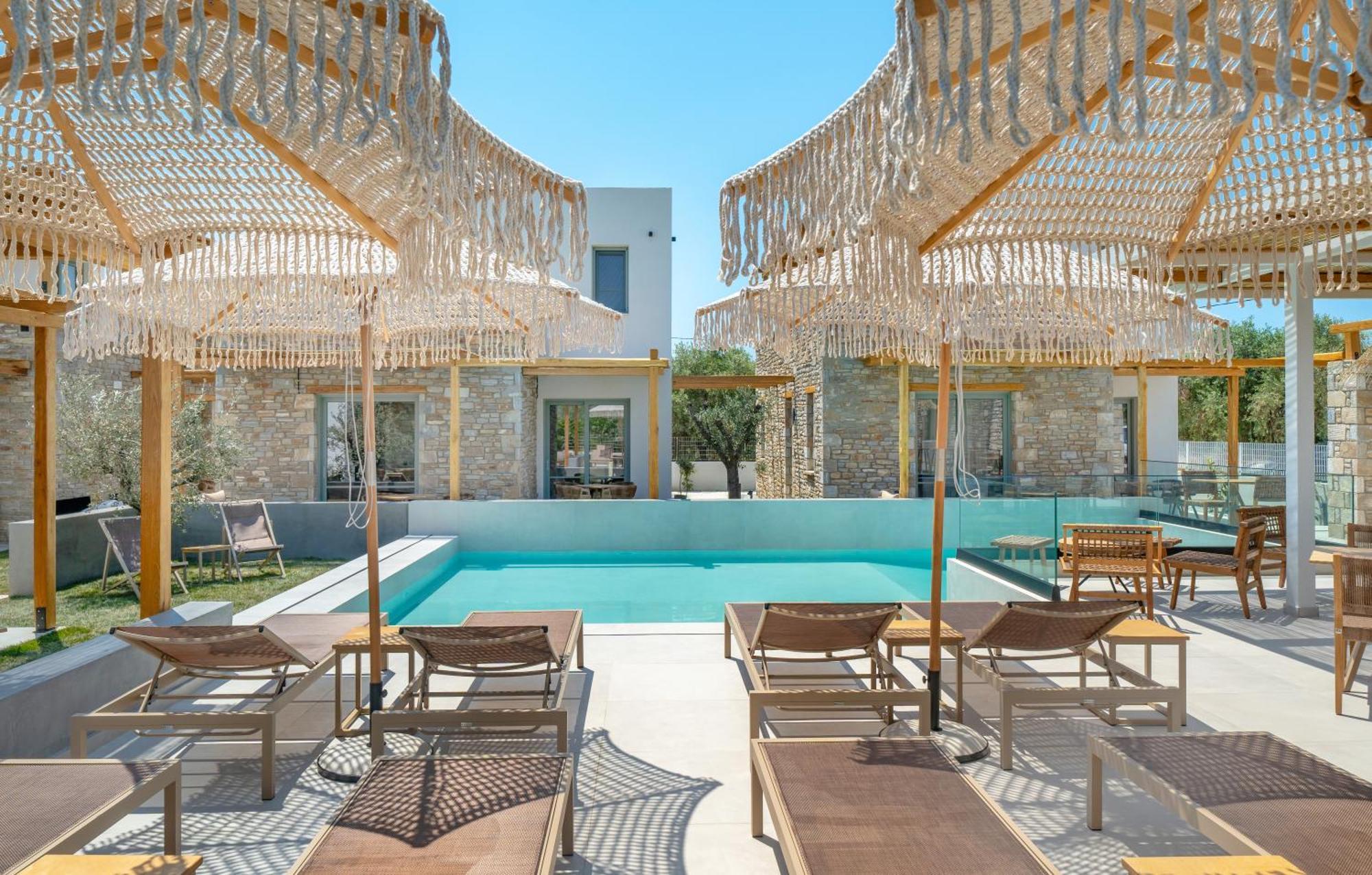 Azzure Luxury Suites Потос Экстерьер фото